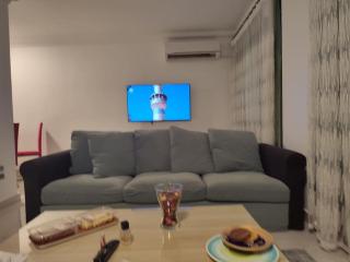 Newly refurbished 3 bed apartment - 8