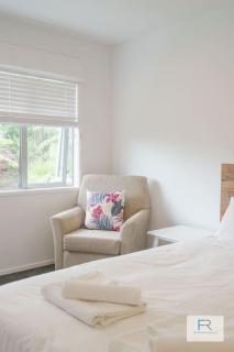 Executive Home Murrays Bay - Auckland - 1