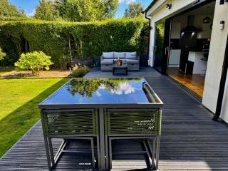 Zarza House Fabulous Art Deco home 4 double Bedrooms Large Garden Free Parking & WiFi - Hatfield - 7