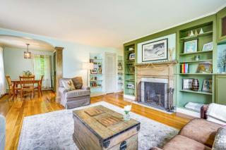 Ambient Manchester Village Apt with Deck and Pond! - Manchester - 0