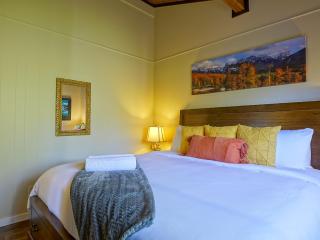 Hills Mountain Hideaway - 4