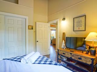 Hills Mountain Hideaway - 3