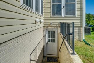 20 Mi to Downtown DC Pet-Friendly Lorton Apt! - 7