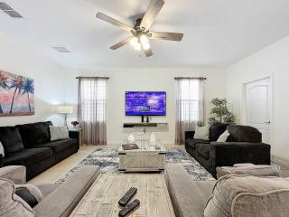 Enchanted Bliss Villa at Allevo Homes - Davenport - 8