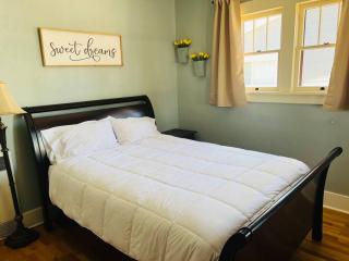 Walk to Dining Breweries and Shops Plus New Hot Tub - Louisville - 1