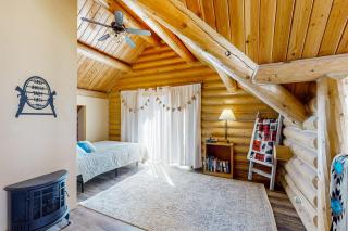 Hunter's Retreat - - 7