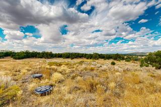 Hunter's Retreat - - 6