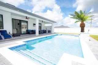 Cape Coral home with pool and game room - 0