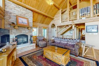 Hunter's Retreat - - 3