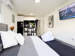 Miami Getaway Pet Friendly Free Parking - Miami Gardens - 1