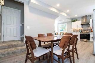 Lux finishes 4 bedroom DSM home Great location - Des Moines - 8
