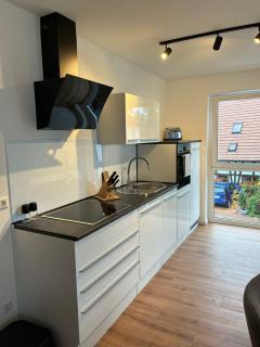 Gesamte Wohnung 180x200 Bett Küche Bad 50'' TV Tiefgarage - 8