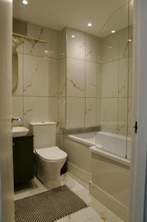 Spacious 1BD Flat near Central London, Office, Smart TV - Londra - 7