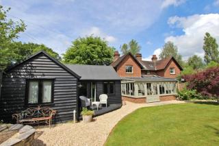 Railway Junction Cottage & The Cabin by NewFo rest - Brockenhurst - 0