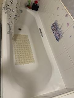 Cozy room with shared bathroom - 8