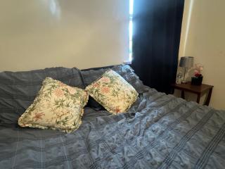 Cozy room with shared bathroom - 7