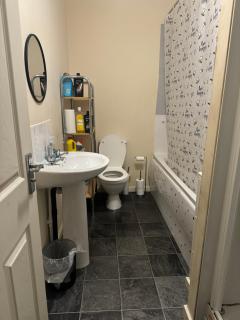 Cozy room with shared bathroom - 6