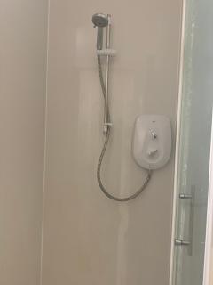 Cozy room with shared bathroom - 4