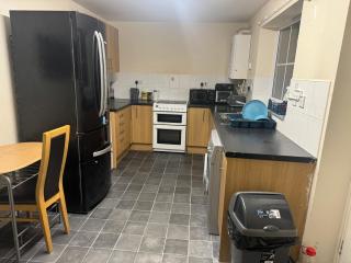 Cozy room with shared bathroom - 2