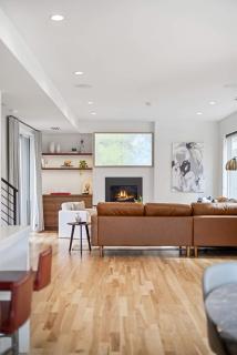 3BR Luxury LoHi Townhome Rooftop Views Sleeps 6 Family - 0