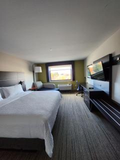 Holiday Inn Express & Suites - Camas by IHG - 3