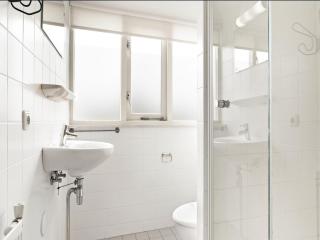 Lovely holiday home on water with garden - Simonshaven - 4