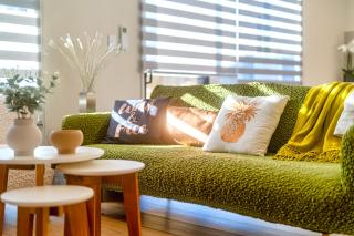 3 bed home with pool table, near Westfield Mall - 9