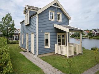 Spacious holiday home with jetty - 0