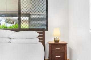 Spacious 1-Bed Unit with Outdoor Patio Dining - Brisbane - 1