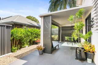 Spacious 1-Bed Unit with Outdoor Patio Dining - Brisbane - 9