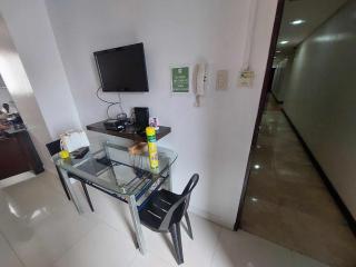 Experience OCEAN VIEW Rooms in The Heart Of Manila, Enjoy FREE ACCESS To The POOL, SAUNA, PLUS MASSAGE PROMO In Prime Location Near The US Embassy, NAIA, Makati, BGC, Mall of Asia, And Chinatown This Is A Limited-Time Offer, Book Now - Manila - 4