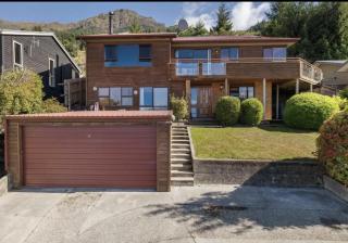 Mountain View Family Home - 8