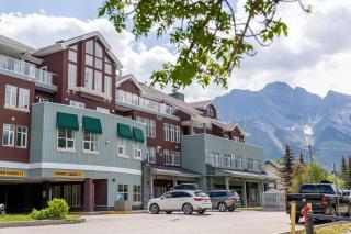 Three Peaks Getaway Jacuzzi Suite - sleeps 4 - Canmore - 7