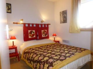 Appartement lumineux avec balcon, 2 chambres, proche des pistes - FR-1-757-112 - 8