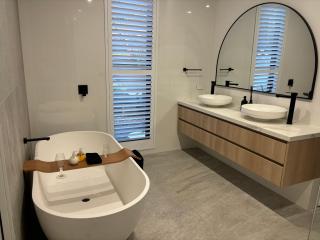 Bellevue Villa- Luxury with Bay Views - McCrae - 3