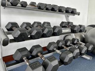 Luxury 2BR Apt Menteng with Pool, Wi-Fi, Gym by 2ndHome - Jakarta - 9