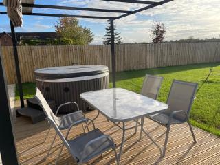 Rose barn hot tub holidays in the Cotswolds - Badsey - 6
