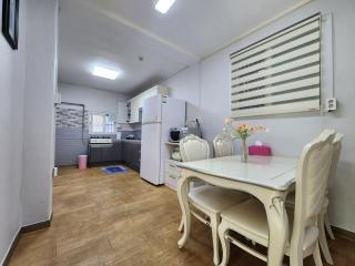 Daemyeongyeok - house of gallery - 4