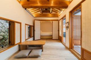 Luxury Hanok Seochon Stay - 8