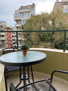 Sophie Studio - Top center, Cozy & Work-Friendly near AUBG, Free streaming platforms - 6