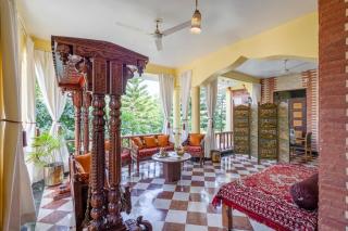 Alaya Stays 4 BHK with Outdoor Dining Area - Abhimanyu Mansion Sapphire - 2