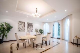 Lux 5BR Villa with Pool & Beach Access in Palm Jumeirah - Dubai - 9