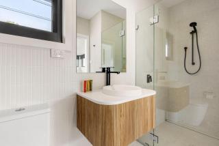 Azure Studio - Ocean Glimpses - 3 Mins Walk to Beach - 3