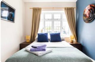 Kingswood - Bromley - 1
