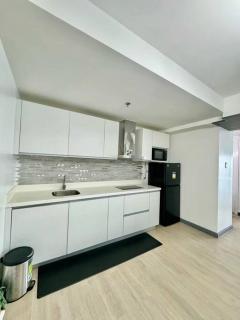 2BR Mountain View Cabin - The Bali Corner at Azure North - San Fernando - 7