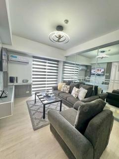 2BR Mountain View Cabin - The Bali Corner at Azure North - 2