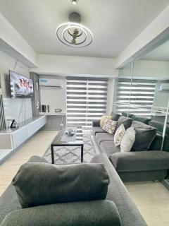 2BR Mountain View Cabin - The Bali Corner at Azure North - San Fernando - 9