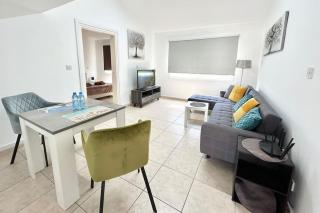 SUN JULZ - Queens Gardens - Paphos - 7