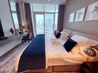 Furnished Apartment with Big Balcony, Full Canal View, High Floor - Dubai - 0