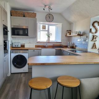 St Just Cottage - Beautiful 3 bed in the heart of St Just with a Fish & Chip Shop, Cafes and 4 local Pubs - 4